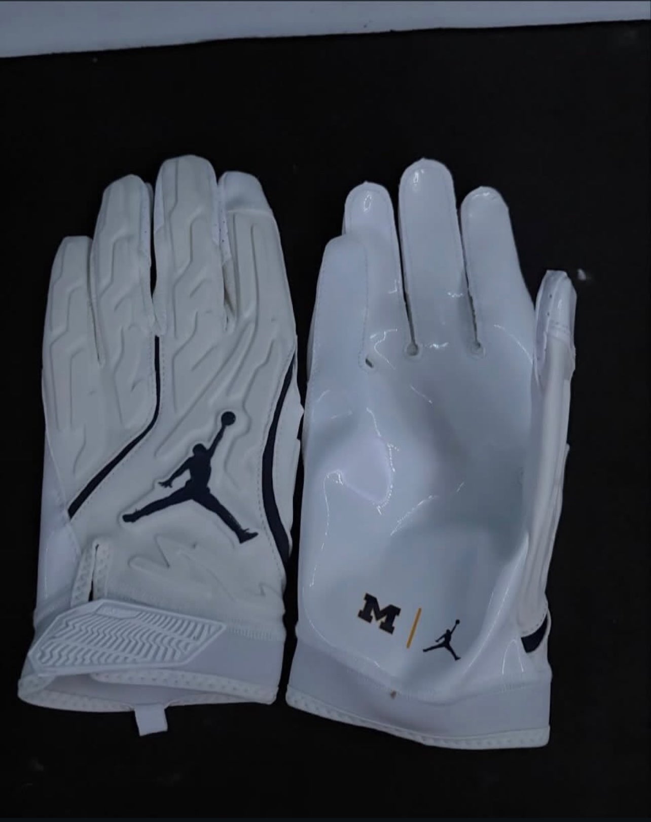 Michigan gloves