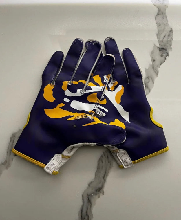 LSU gloves