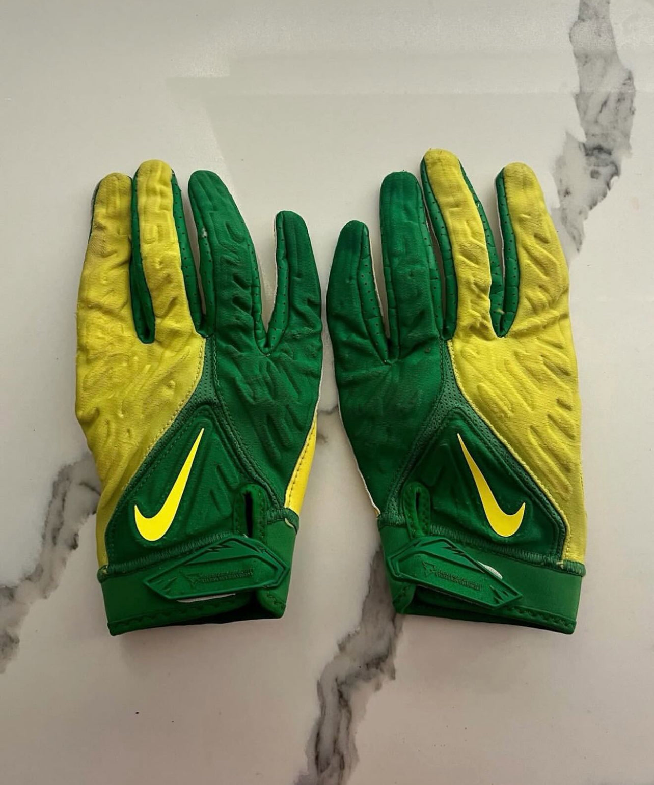 Oregon duck gloves